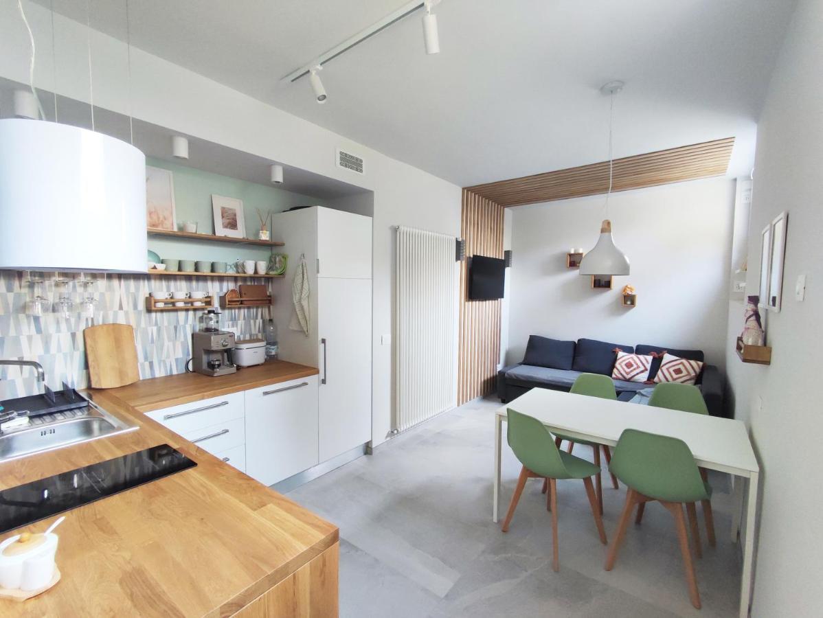 New Apartment In Historical Center Near Lake Riva del Garda Buitenkant foto