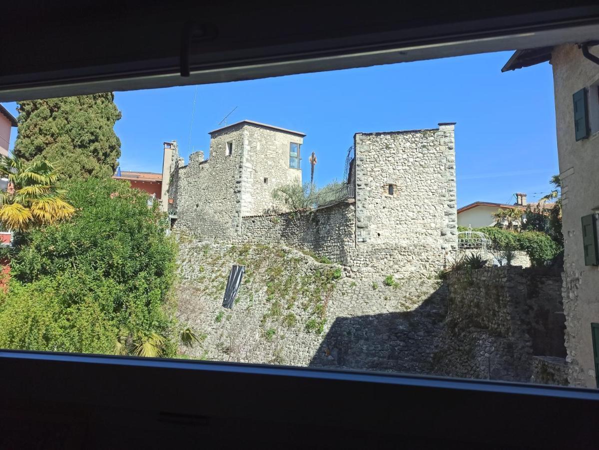 New Apartment In Historical Center Near Lake Riva del Garda Buitenkant foto