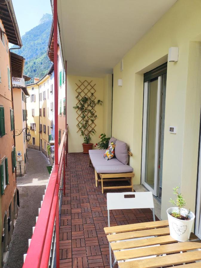 New Apartment In Historical Center Near Lake Riva del Garda Buitenkant foto