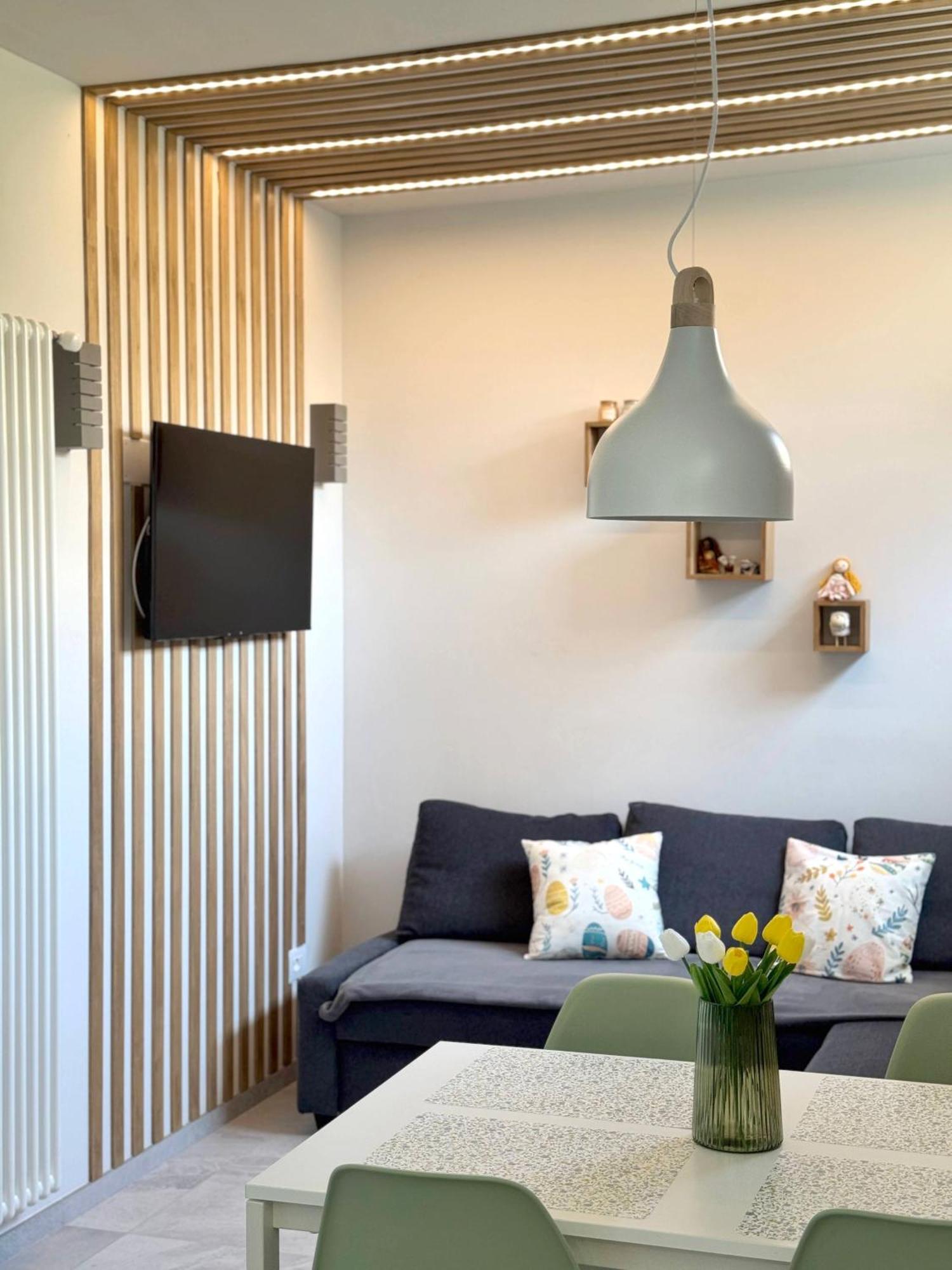 New Apartment In Historical Center Near Lake Riva del Garda Buitenkant foto