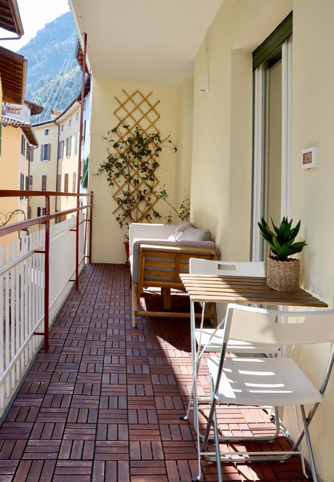 New Apartment In Historical Center Near Lake Riva del Garda Buitenkant foto