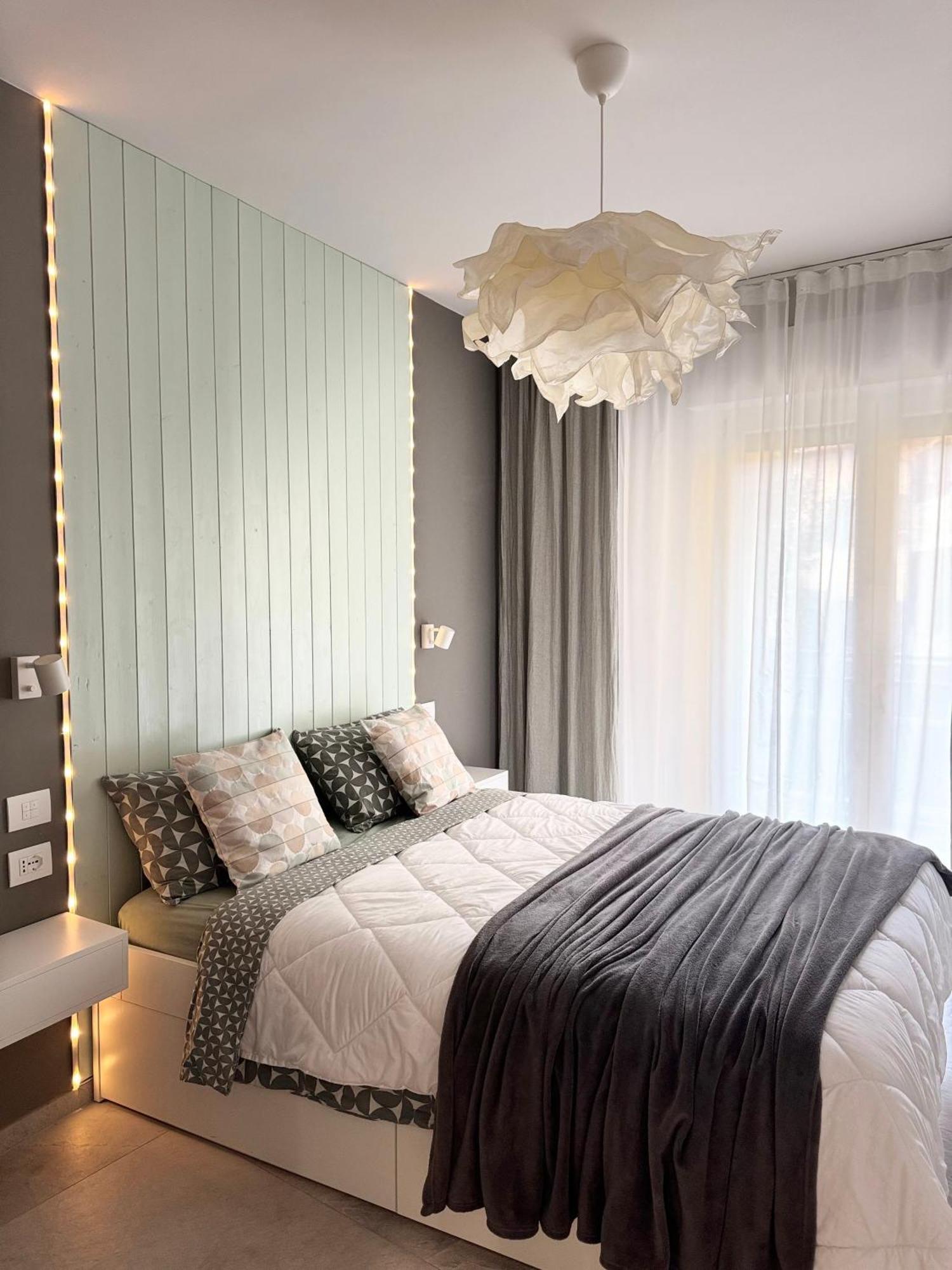 New Apartment In Historical Center Near Lake Riva del Garda Buitenkant foto