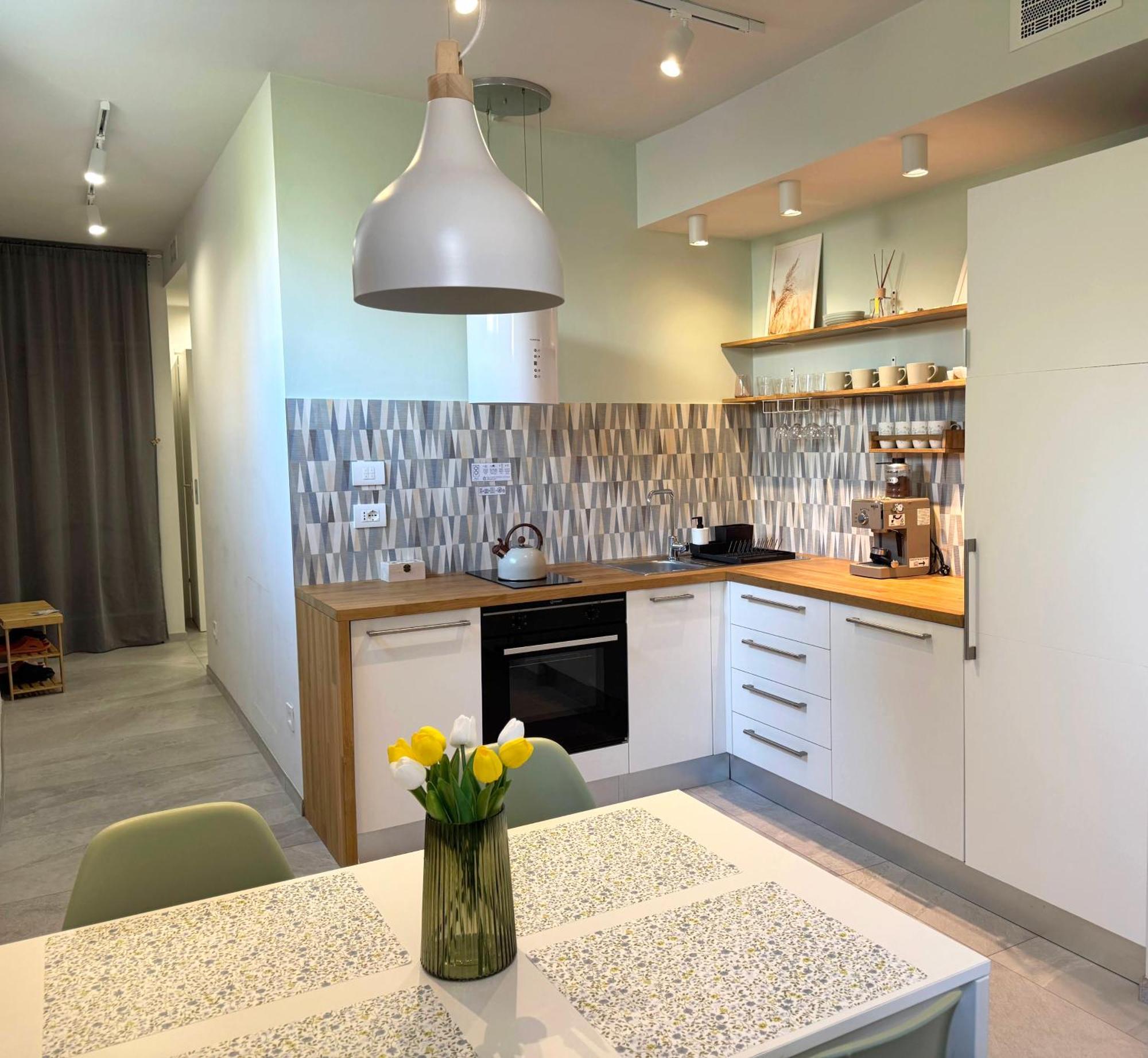 New Apartment In Historical Center Near Lake Riva del Garda Buitenkant foto