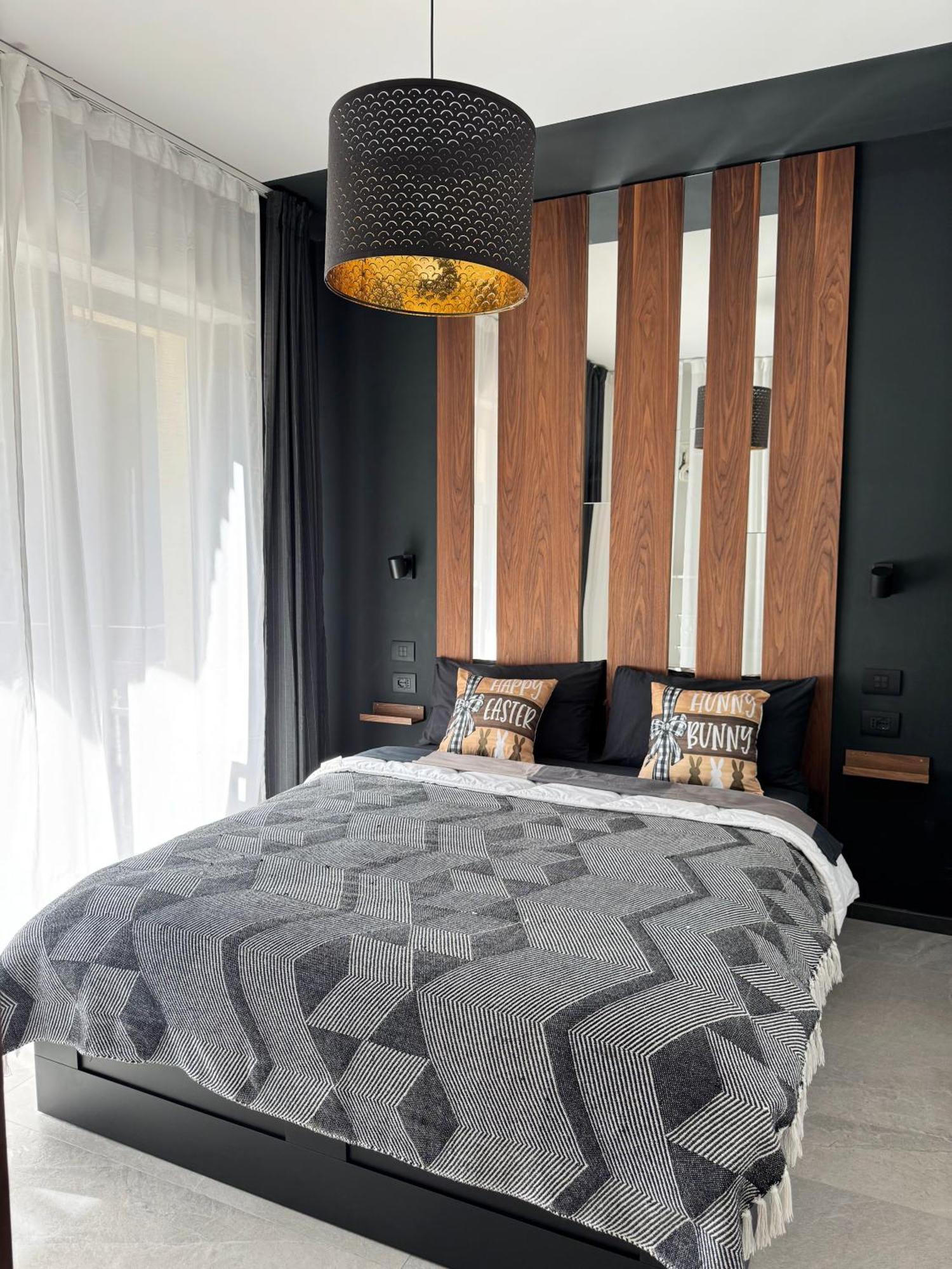 New Apartment In Historical Center Near Lake Riva del Garda Buitenkant foto