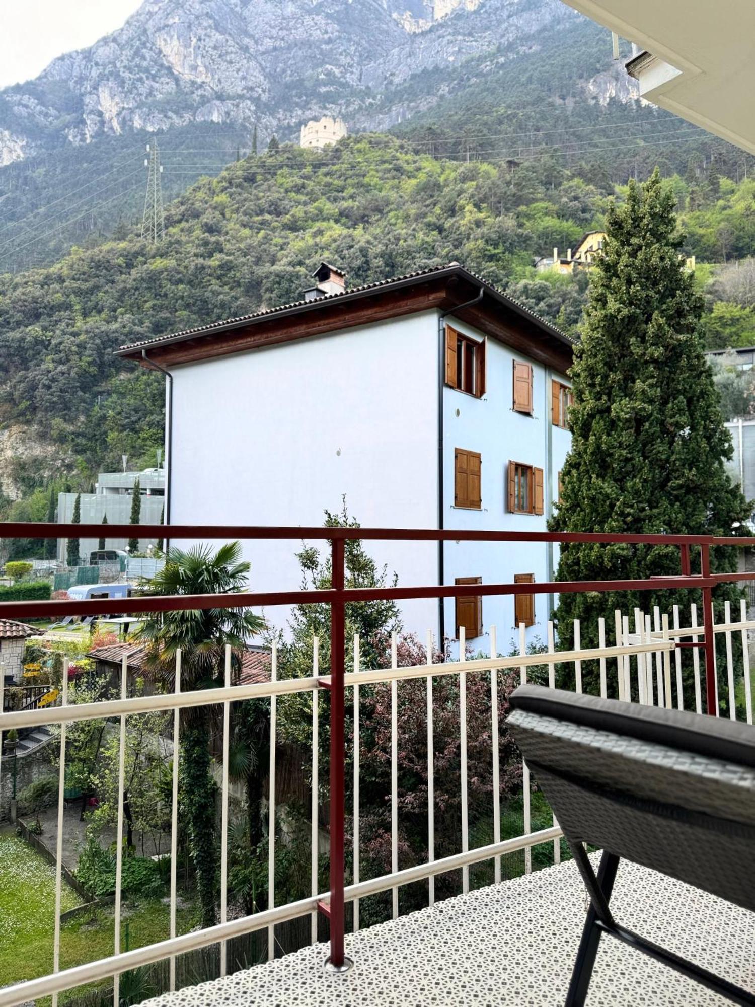 New Apartment In Historical Center Near Lake Riva del Garda Buitenkant foto