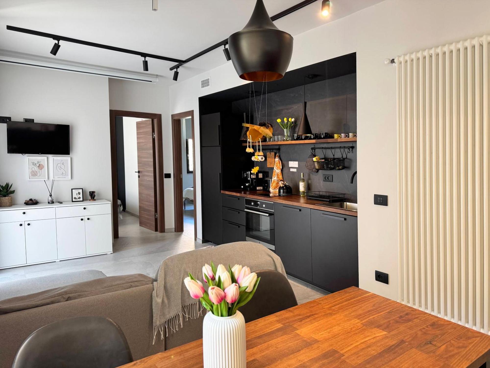 New Apartment In Historical Center Near Lake Riva del Garda Buitenkant foto
